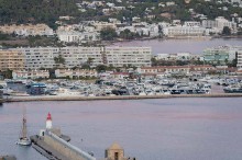 Las emblrmáticas instalaciones de Marina Botafoc, en funcionamiento desde los añ