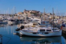 Mar Abierto - Las destartaladas instalaciones portuarias del CN Ibiza piden a gr