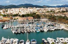 Los muelles de La Lonja se ubican en el corazon del puerto de Palma. 