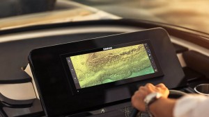 La NSX Ultrawide de Simrad permite una novedosa y práctica visión de datos en co