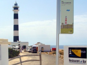 Mar Abierto Desde el faro d'Artruch hay unas bonitas vistas a las costas del NE 