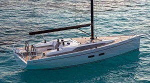 Popa abierta en el GS-40, un velero que aspira a ganar regatas sin perder acomodación ni confort en crucero. Mar Abierto Popa abierta en el GS-40, un velero que aspira a ganar regatas sin p