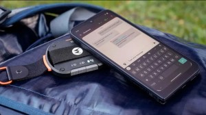 Mar Abierto El nuevo Defy de Motorola convierte en satelital a cualquier móvil c