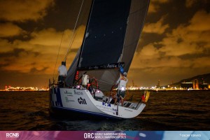 Mar Abierto Llegada nocturna a Barcelona del DK46 'Hydra' de Oscar Chaves y Pabl