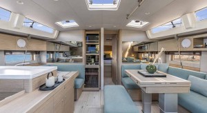 Unos interiores amplios y confortables para el crucero familiar, con 3 a 5 cabin