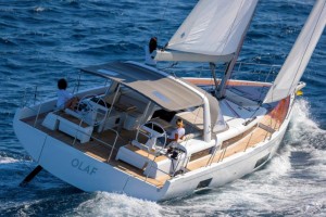 El rápido casco del First 53 y la comodidad propia de los Oceanis se complementan en el Oceanis Yacht 54. Mar Abierto - El rápido casco del First 53 y la comodidad propia de los Oceanis