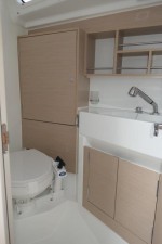 Mar Abierto La cabina de baño es correcta en tamaño en la distribución con 3 cam