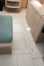 La infinidad de paneles que conforman las panas del suelo rebajan la nota de aca