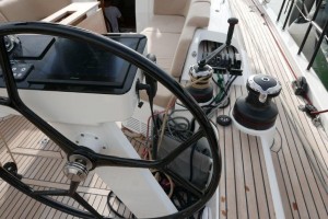 Mar Abierto El espacio entre las ruedas y los winches de maniobra es limitado y 