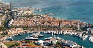 Imagen aérea en la que se ven (de abajo a arriba) las instalaciones de Marina Po