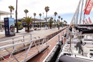 Los pantalanes flotantes instalados en el Porto Olìmpic se adaptan mejor a los cambios de nivel del mar y a los temporales violentos asociados al cambio climático. Los pantalanes flotantes instalados en el Porto Olìmpic se adaptan mejor a los c