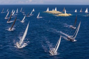 La flota se dividió por clases de similares prestaciones o tipología de modelos, navegando en recorridos costeros o entre boyas por las aguas de la Costa Smeralda. La flota se dividió por clases de similares prestaciones o tipología de modelos,